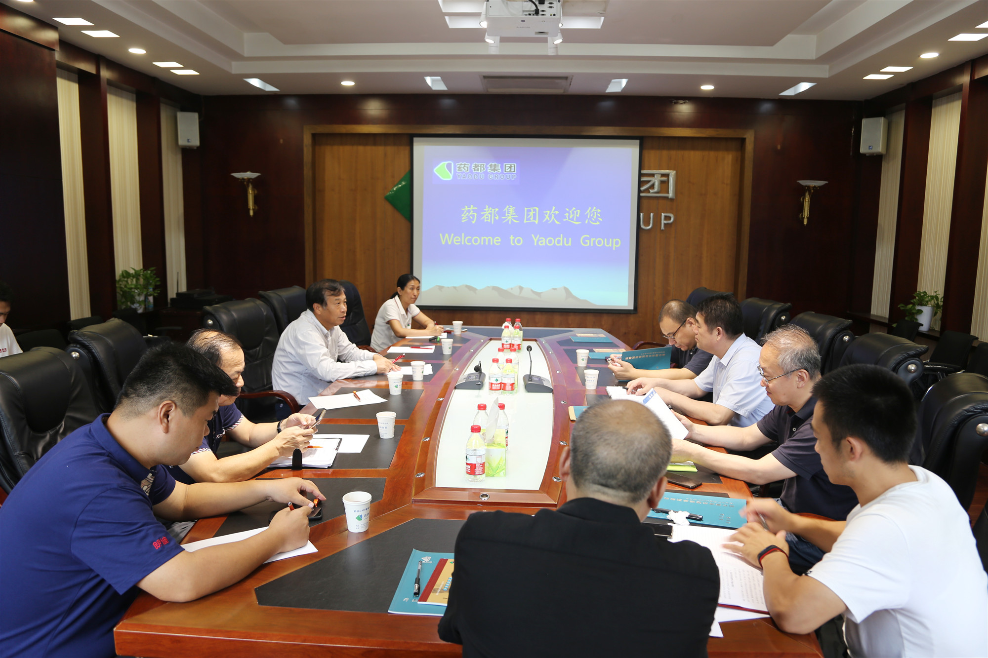 河北省藥品監(jiān)督管理局領導來我公司考察調研